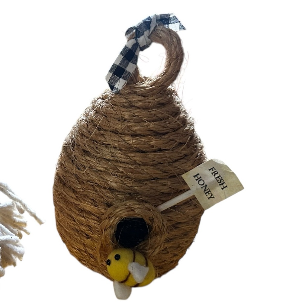 Bee Keeper Gnome and Beehive Decor Set - Picture 4 of 4